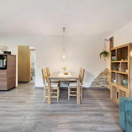 Linie 8 Daire Dresden